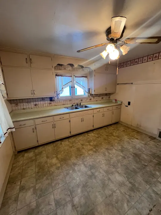 5942 N 38th St, before photo 2