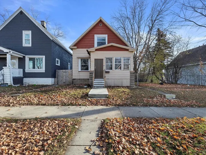5032 N 32nd St, Milwaukee, renovated by Happy Construction